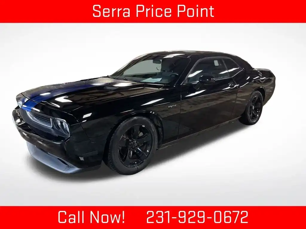 2013 Dodge Challenger SXT's photo