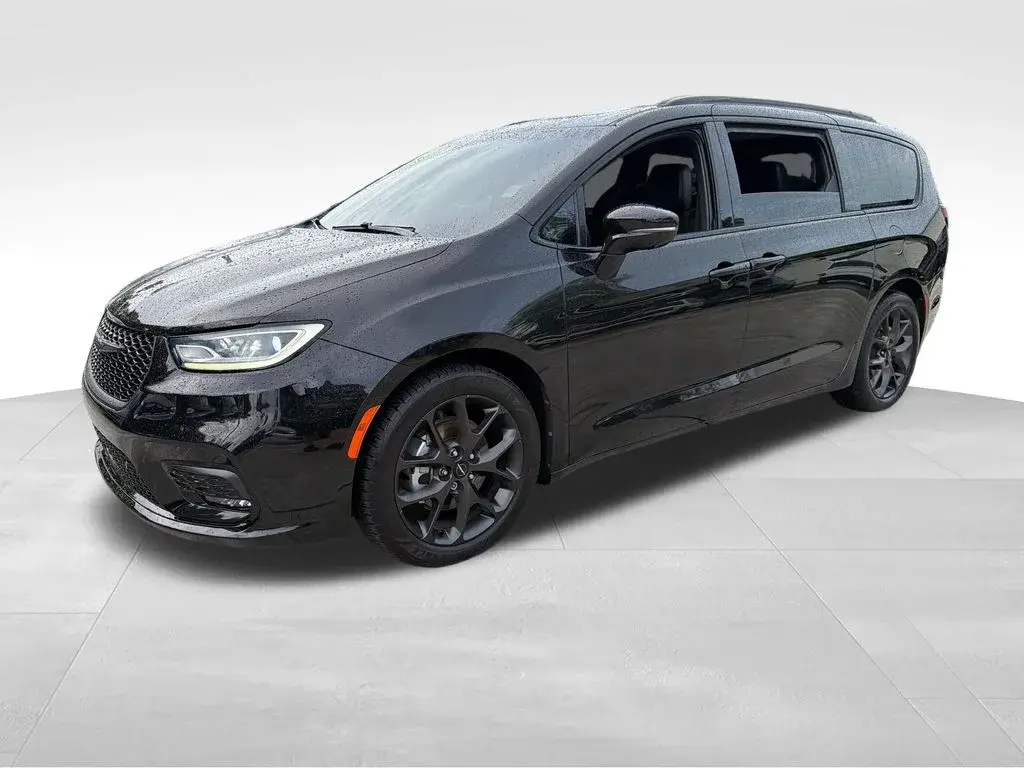 2022 Chrysler Pacifica Limited photo 3