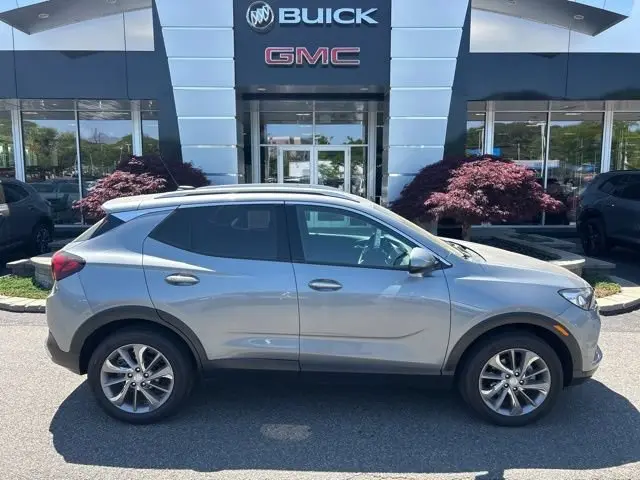 2023 Buick Encore GX Essence AWD photo 3