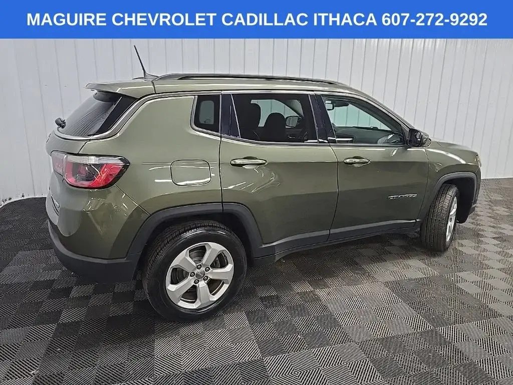 2018 Jeep Compass Latitude 4X4 photo 3