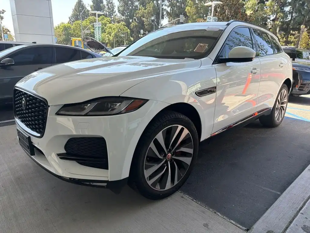 2022 Jaguar F-PACE P250 S's photo