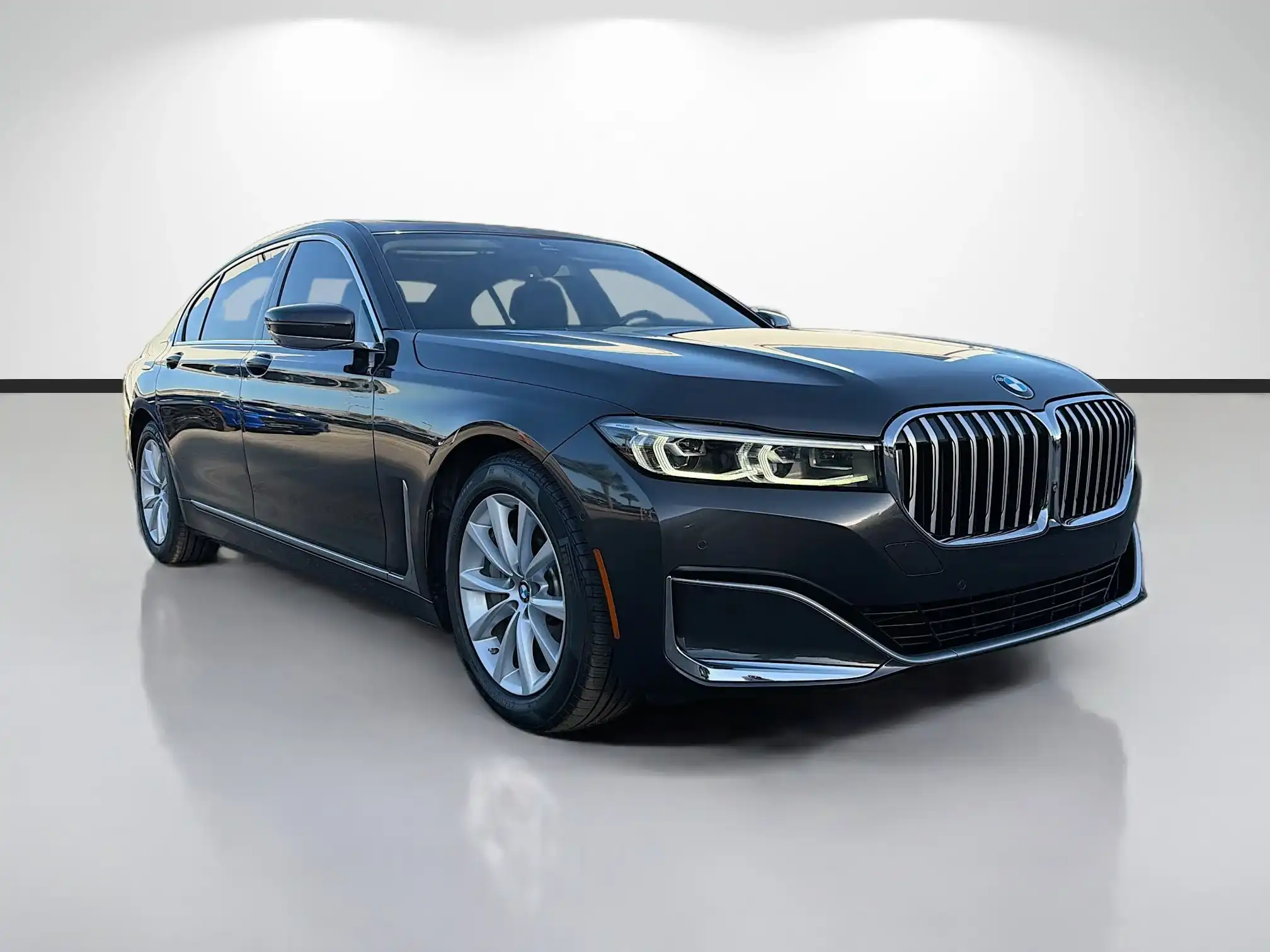 2020 BMW 7 Series 740i's photo