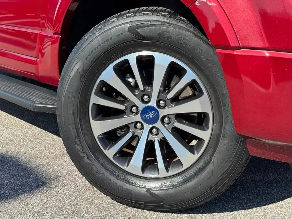 2016 Ford Expedition XLT photo 5