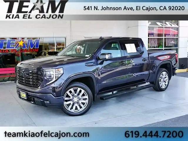 2023 GMC Sierra 4WD Crew Cab Short Box Denali's photo