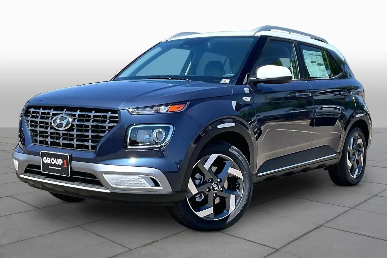 2026 Hyundai Venue SEL w/ 2-Tone Roof IVT's photo