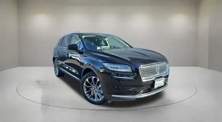 2023 Lincoln Nautilus Reserve FWD's photo