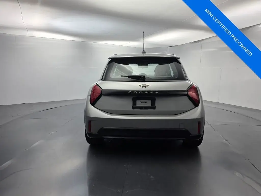 2025 MINI Hardtop Cooper photo 5