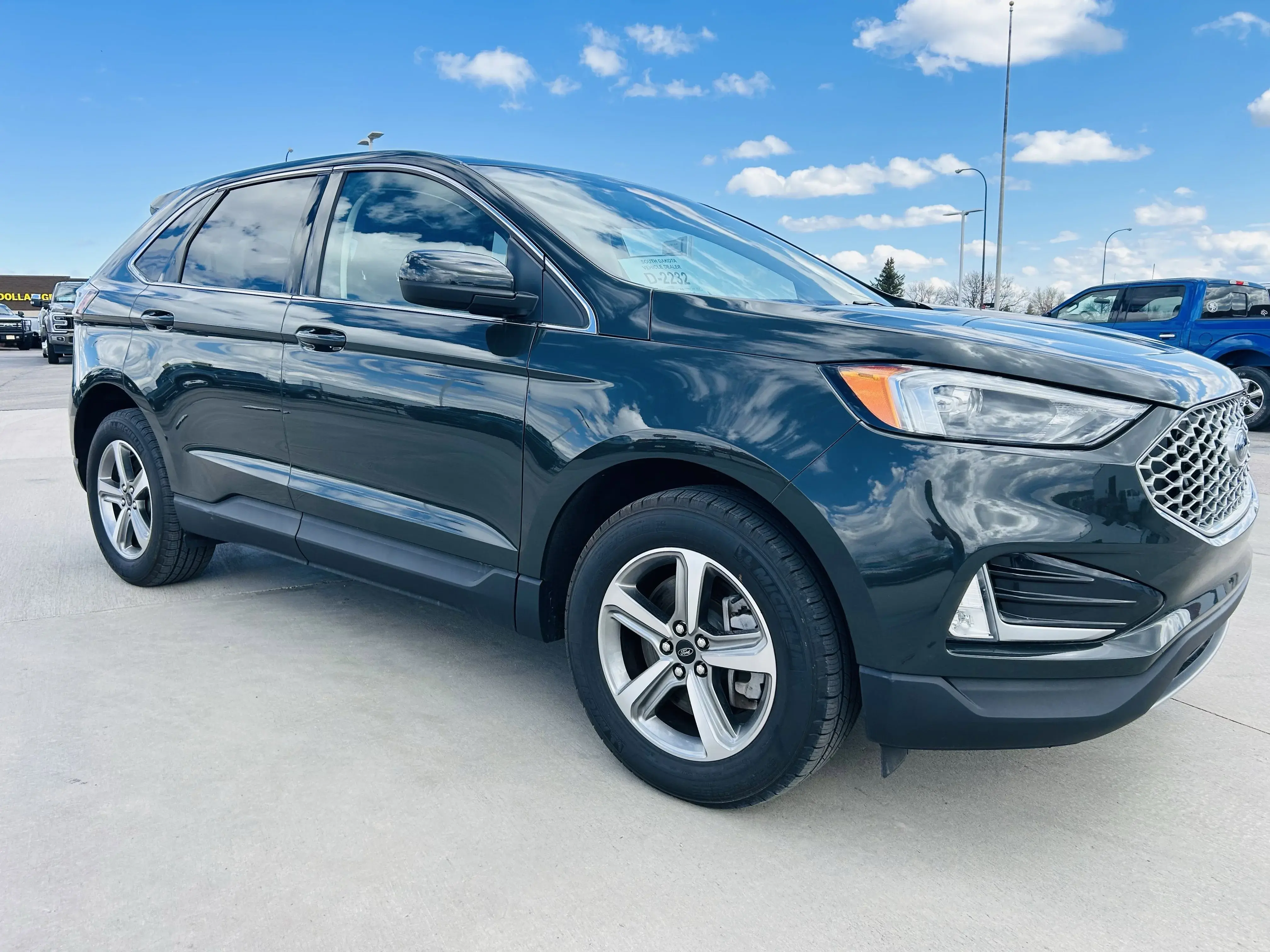 2023 Ford Edge SEL AWD photo 3