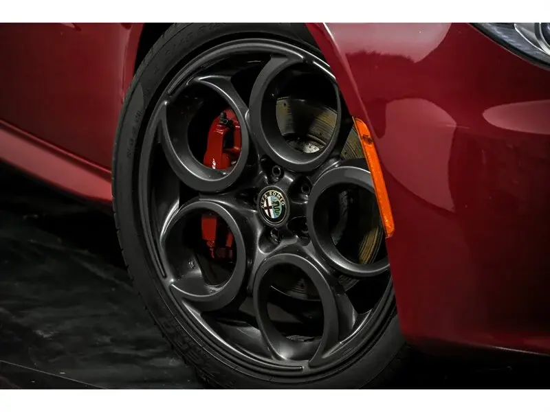 2015 Alfa Romeo 4C Base photo 3
