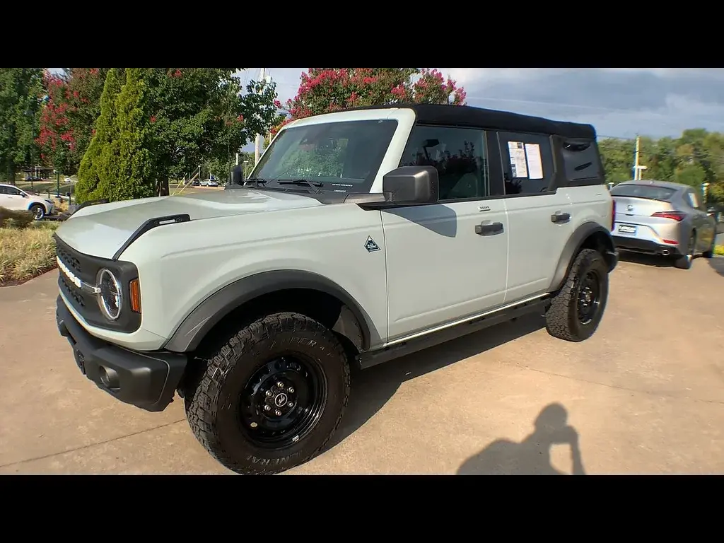 2023 Ford Bronco Black Diamond 4WD Advanced 322A photo 4