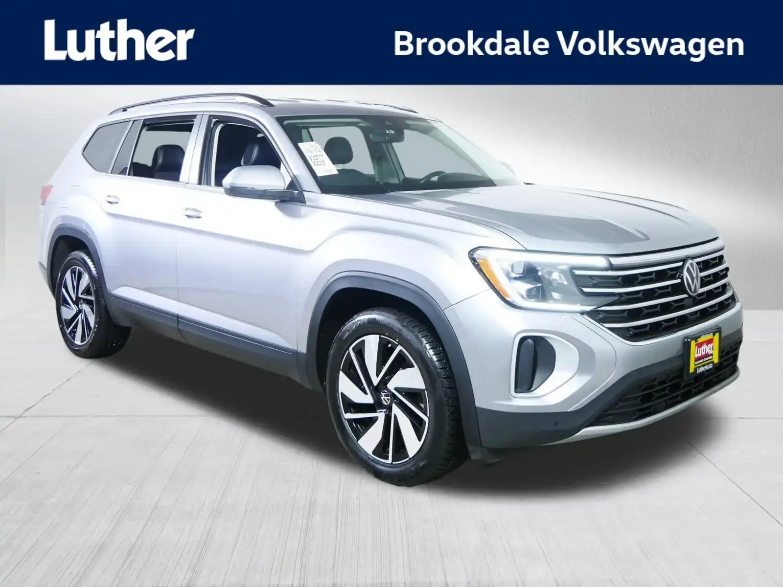 2024 Volkswagen Atlas 2.0T SE with Tech 4Motion's photo