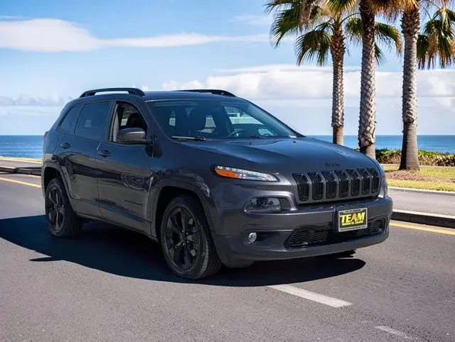 2016 Jeep Cherokee High Altitude photo 4