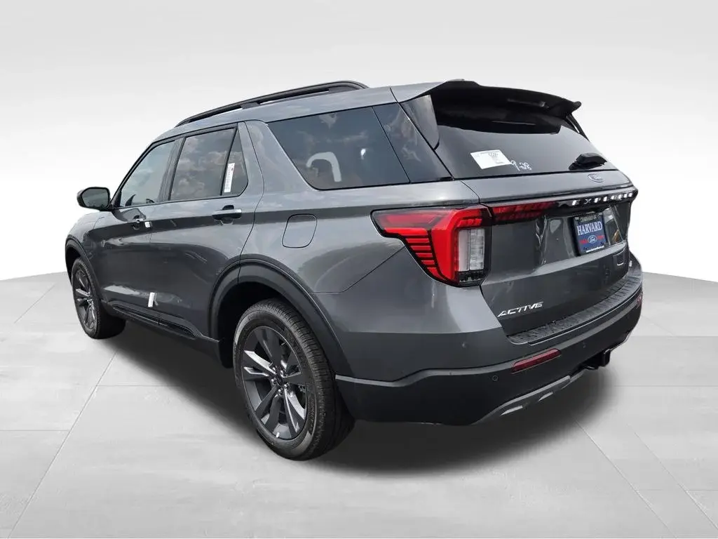 2026 Ford Explorer Active 4WD photo 4