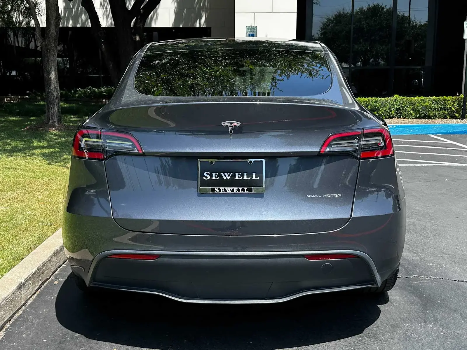 2023 Tesla Model Y Long Range photo 3