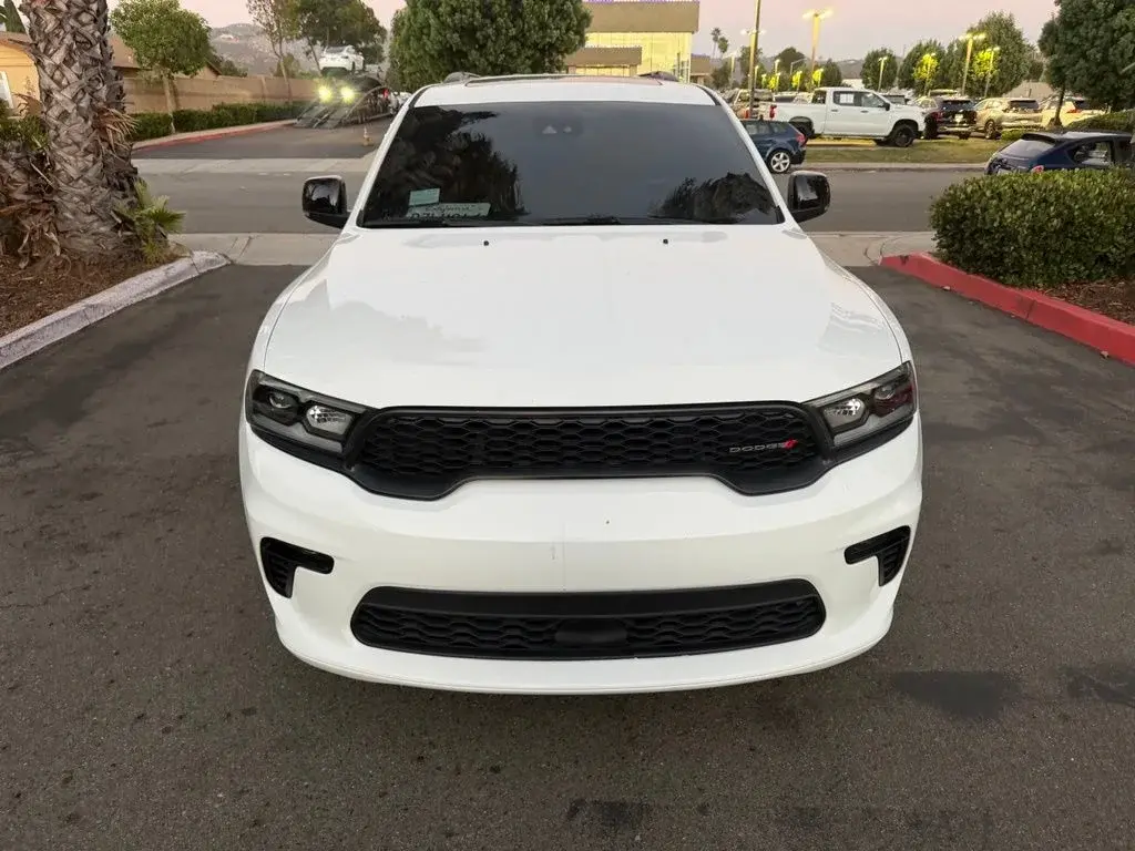 2023 Dodge Durango GT AWD Plus photo 3