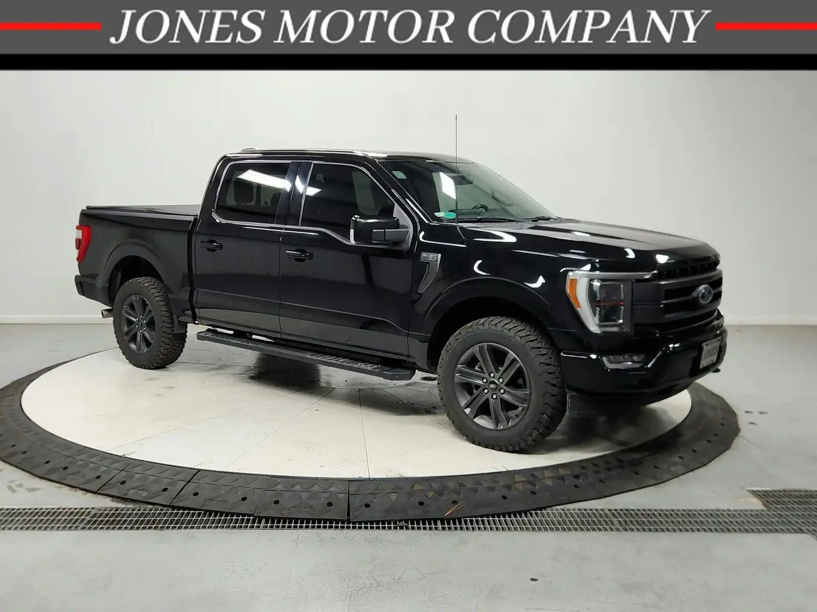 2023 Ford F-150 Lariat 4x4 SuperCrew 145 in's photo