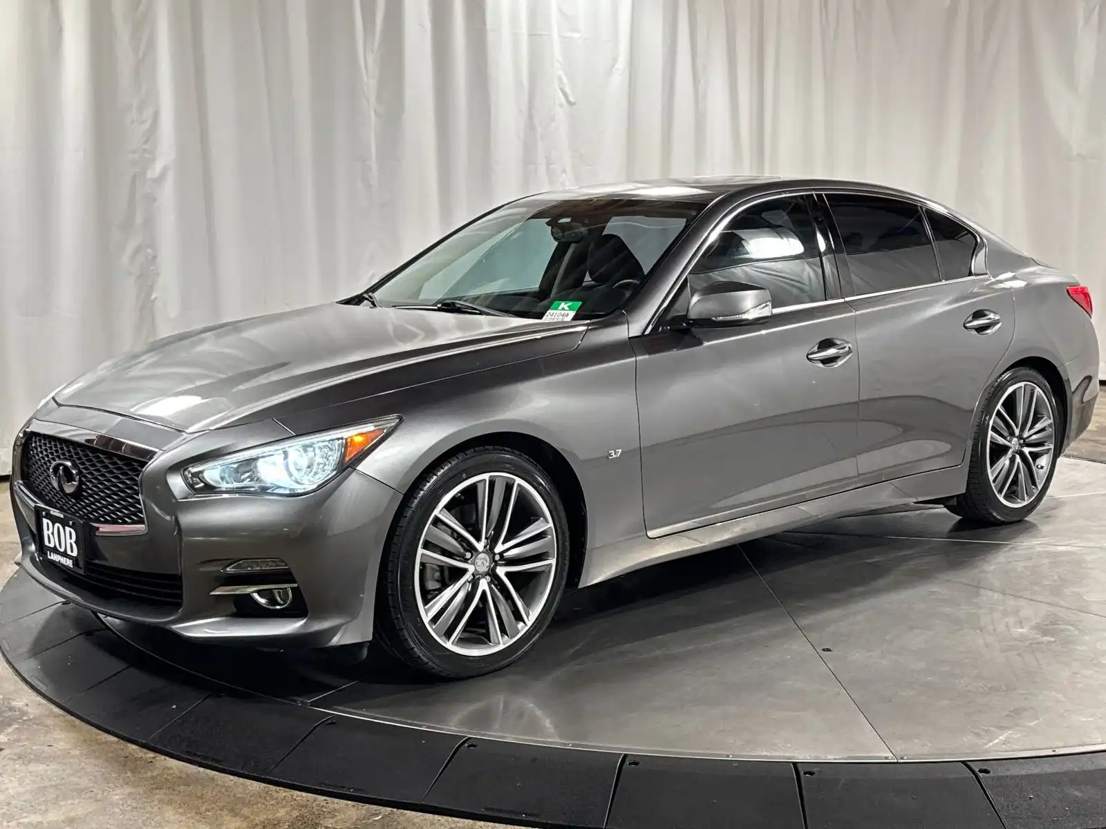 2015 INFINITI Q50 Premium's photo