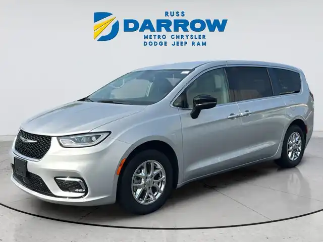 2024 Chrysler Pacifica Touring L's photo