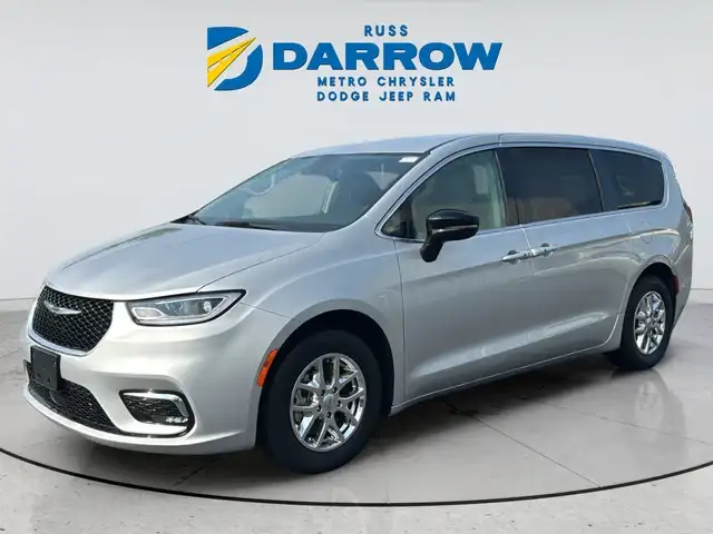 2024 Chrysler Pacifica Touring L's photo