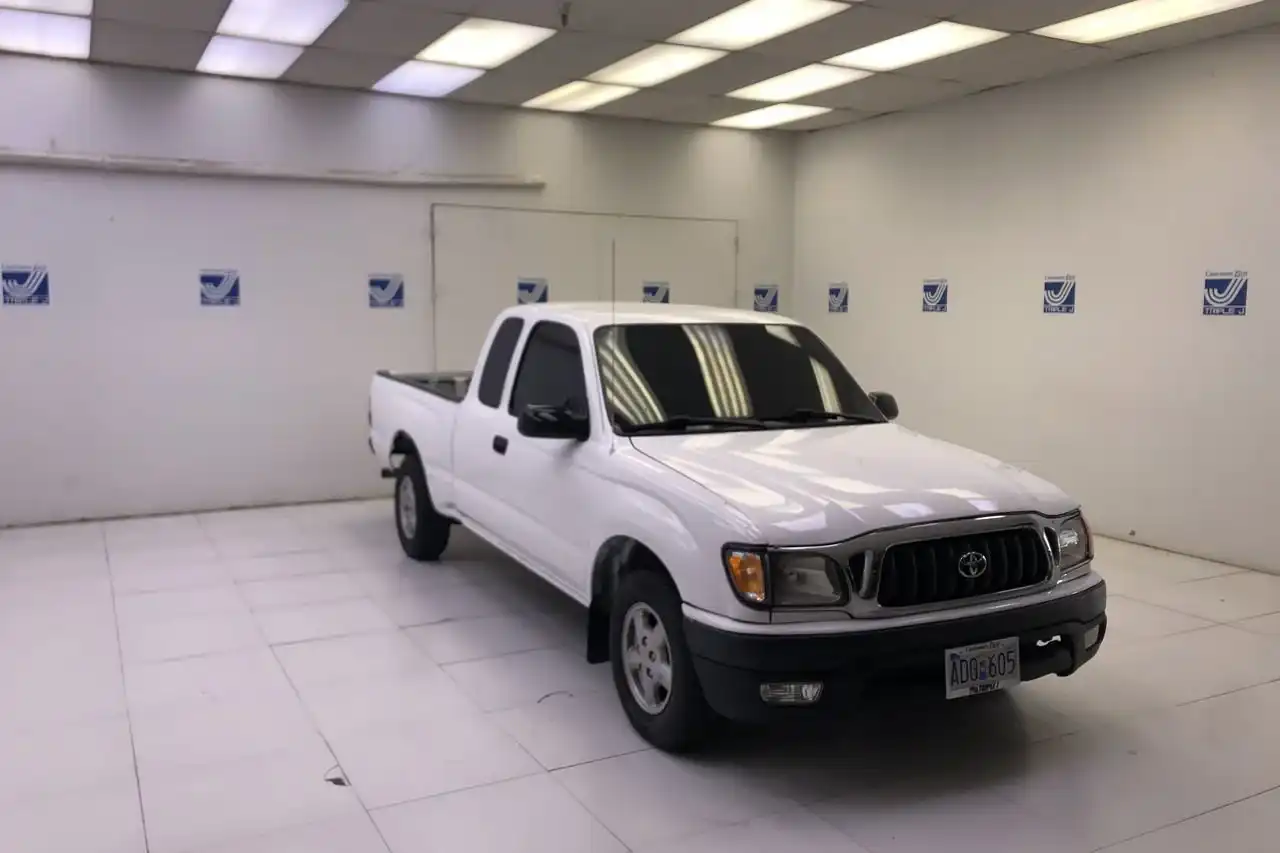 2004 Toyota Tacoma Xtracab 4AT's photo