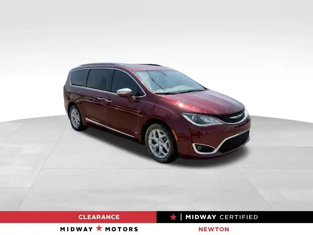 2020 Chrysler Pacifica Limited's photo