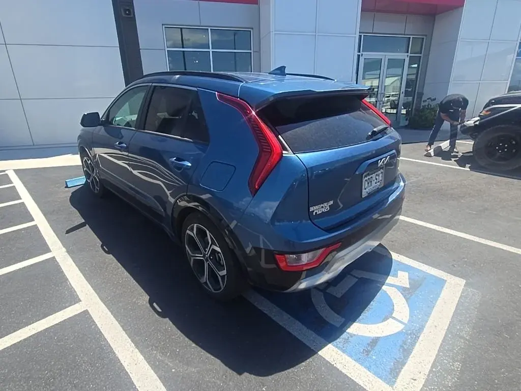 2023 Kia Niro EX Touring HEV photo 5