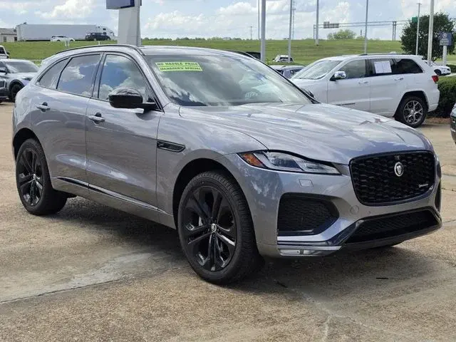2025 Jaguar F-PACE P250 R-Dynamic S photo 3