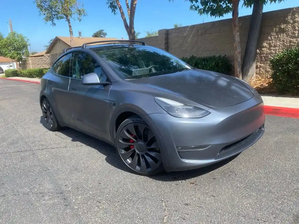 2022 Tesla Model Y Performance Dual Motor All-Wheel Drive's photo