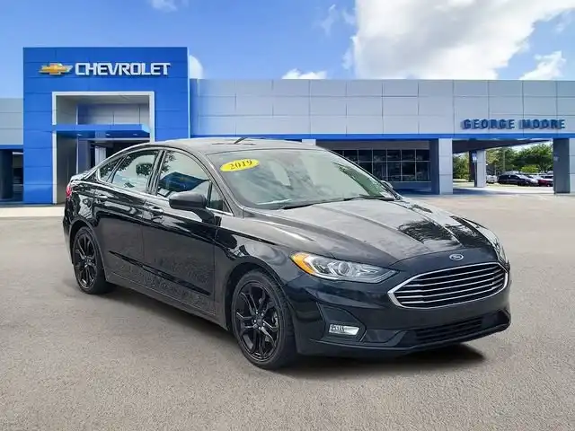 2019 Ford Fusion SE FWD's photo
