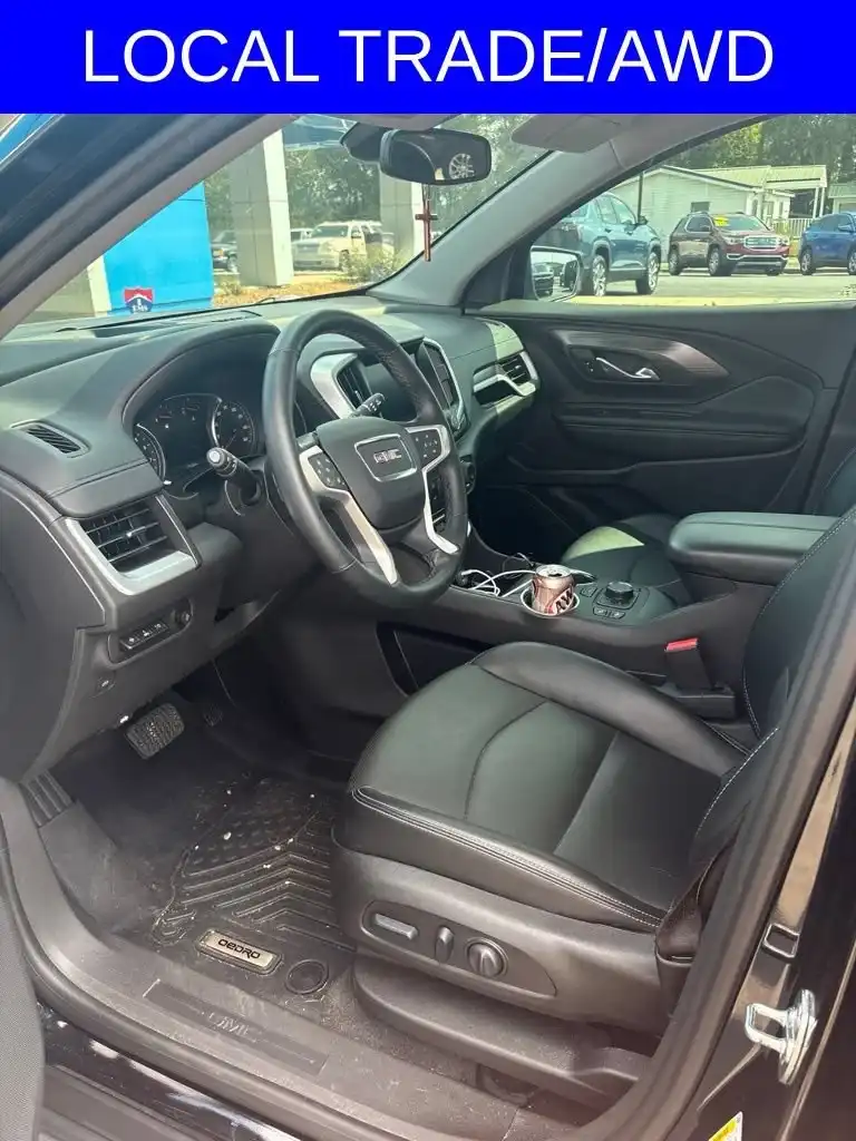 2024 GMC Terrain SLT AWD's photo
