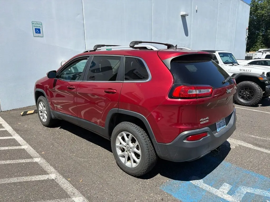 2014 Jeep Cherokee Latitude 4X4 photo 5