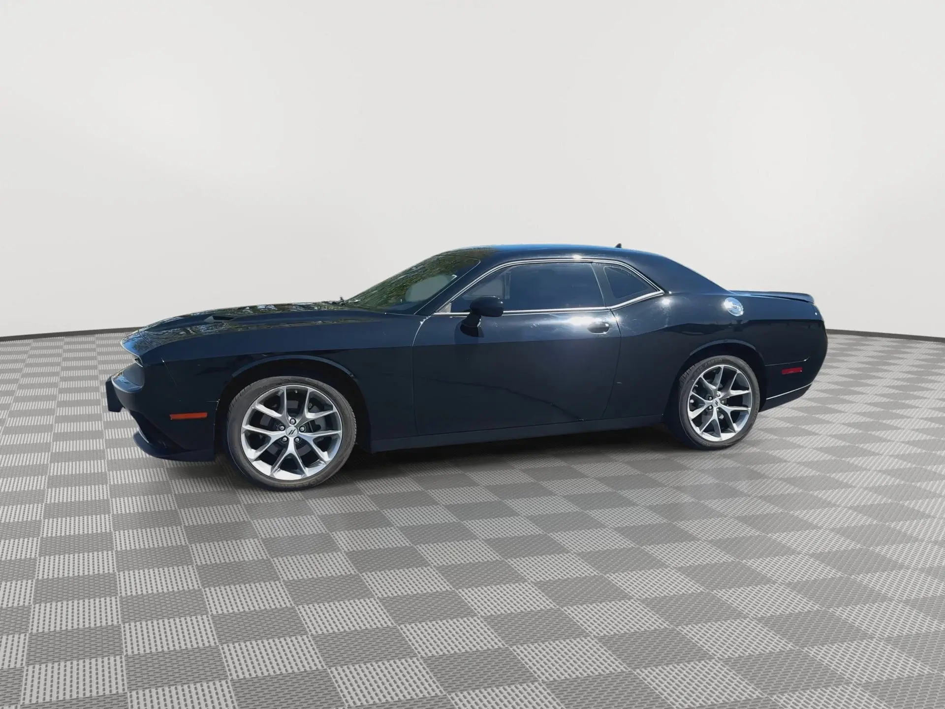 2023 Dodge Challenger SXT Auto photo 5
