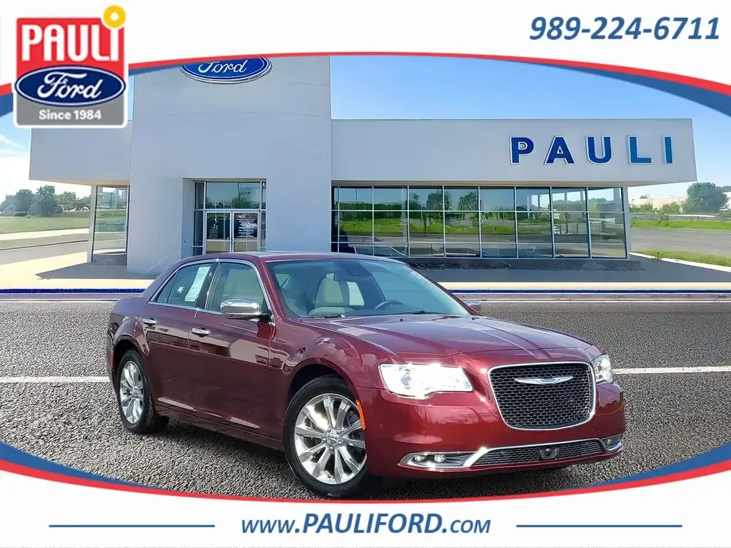 2017 Chrysler 300 C AWD photo 1