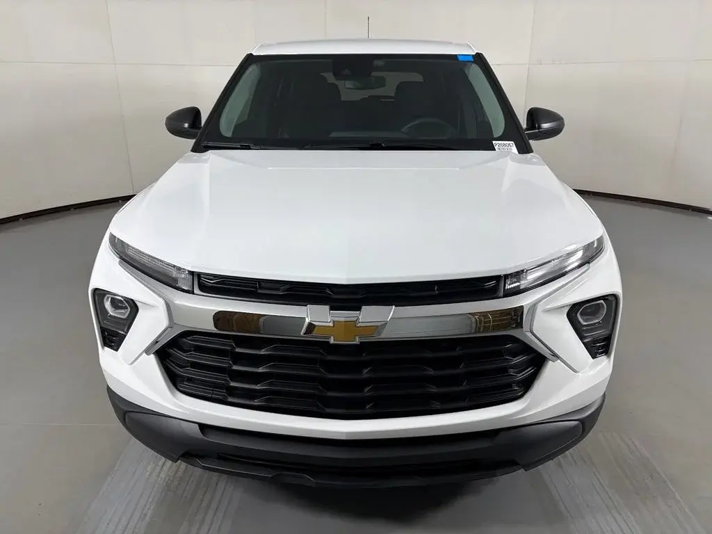 2026 Chevrolet Trailblazer LS photo 4