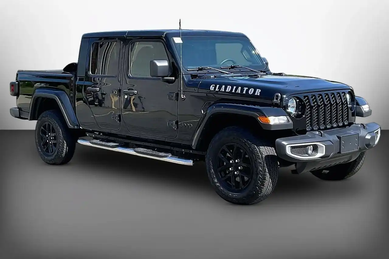 2023 Jeep Gladiator Sport S's photo