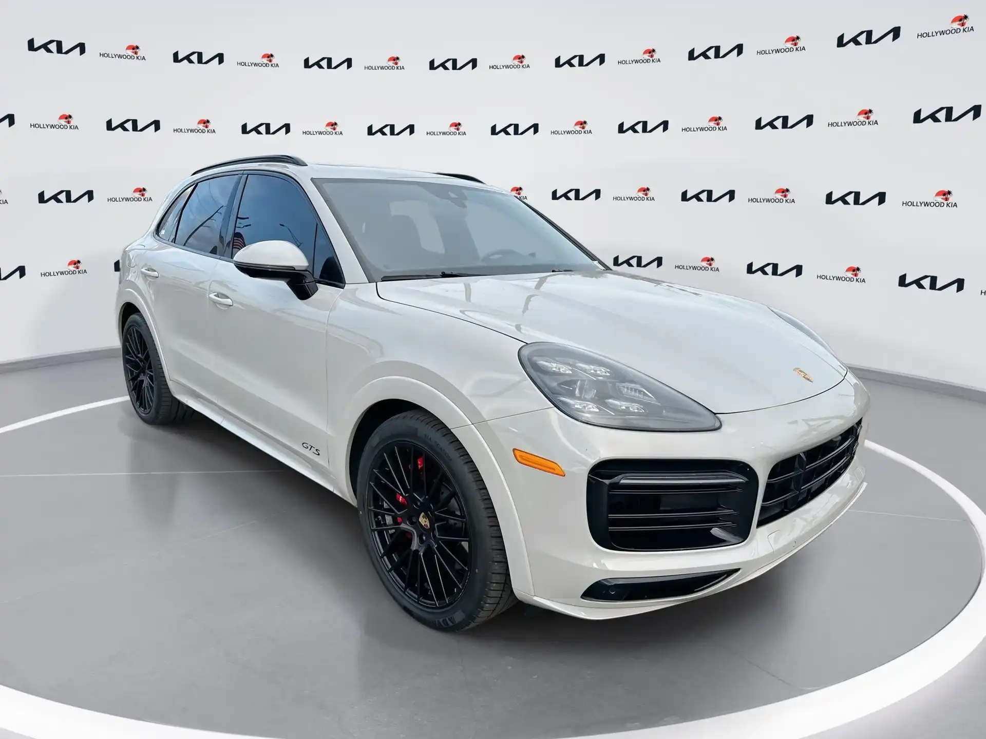 2021 Porsche Cayenne GTS's photo