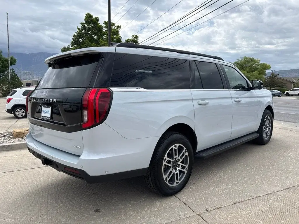 2025 Ford Expedition Active MAX 4x4 photo 4