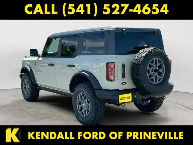 2025 Ford Bronco Badlands 4x4 photo 3