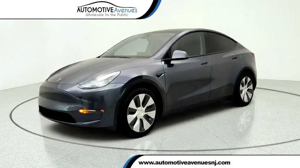 2023 Tesla Model Y Long Range Dual Motor All-Wheel Drive's photo