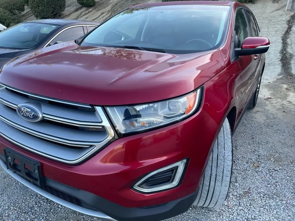 2016 Ford Edge Titanium photo 5