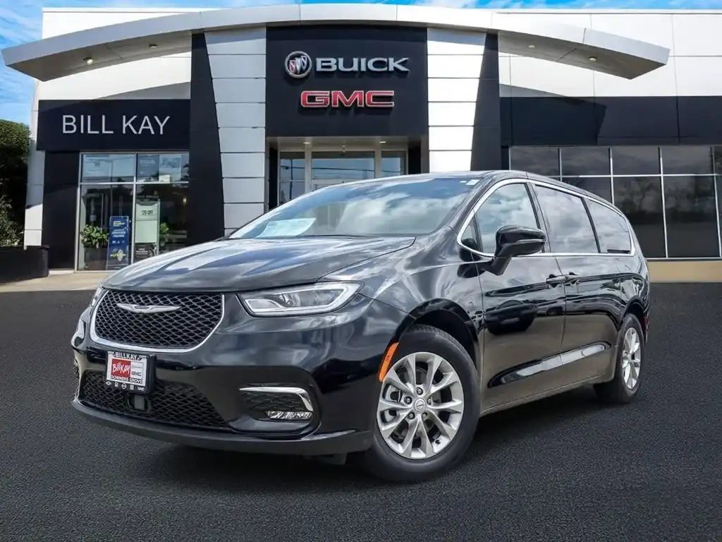 2026 Chrysler Pacifica Limited's photo