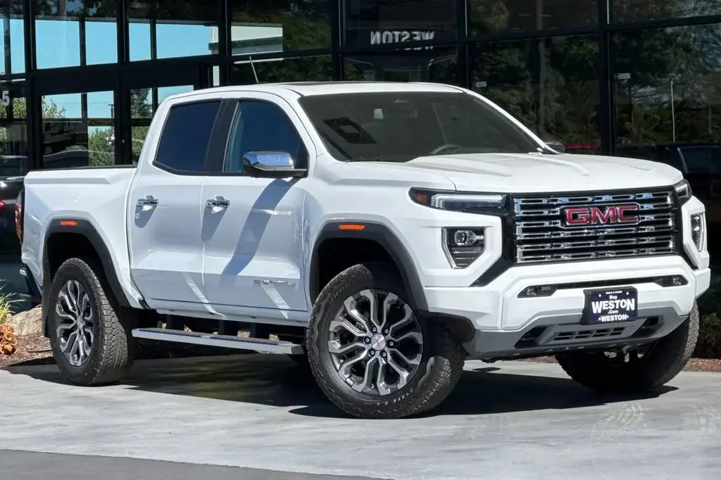 2026 GMC Canyon 4WD Denali Crew Cab Short Box photo 1