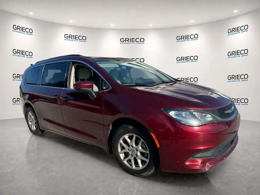 2021 Chrysler Voyager LXi's photo