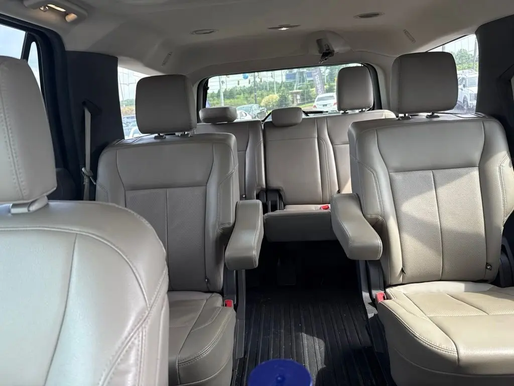 2020 Ford Expedition XLT photo 4