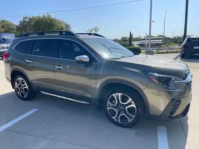 2023 Subaru Ascent Touring's photo