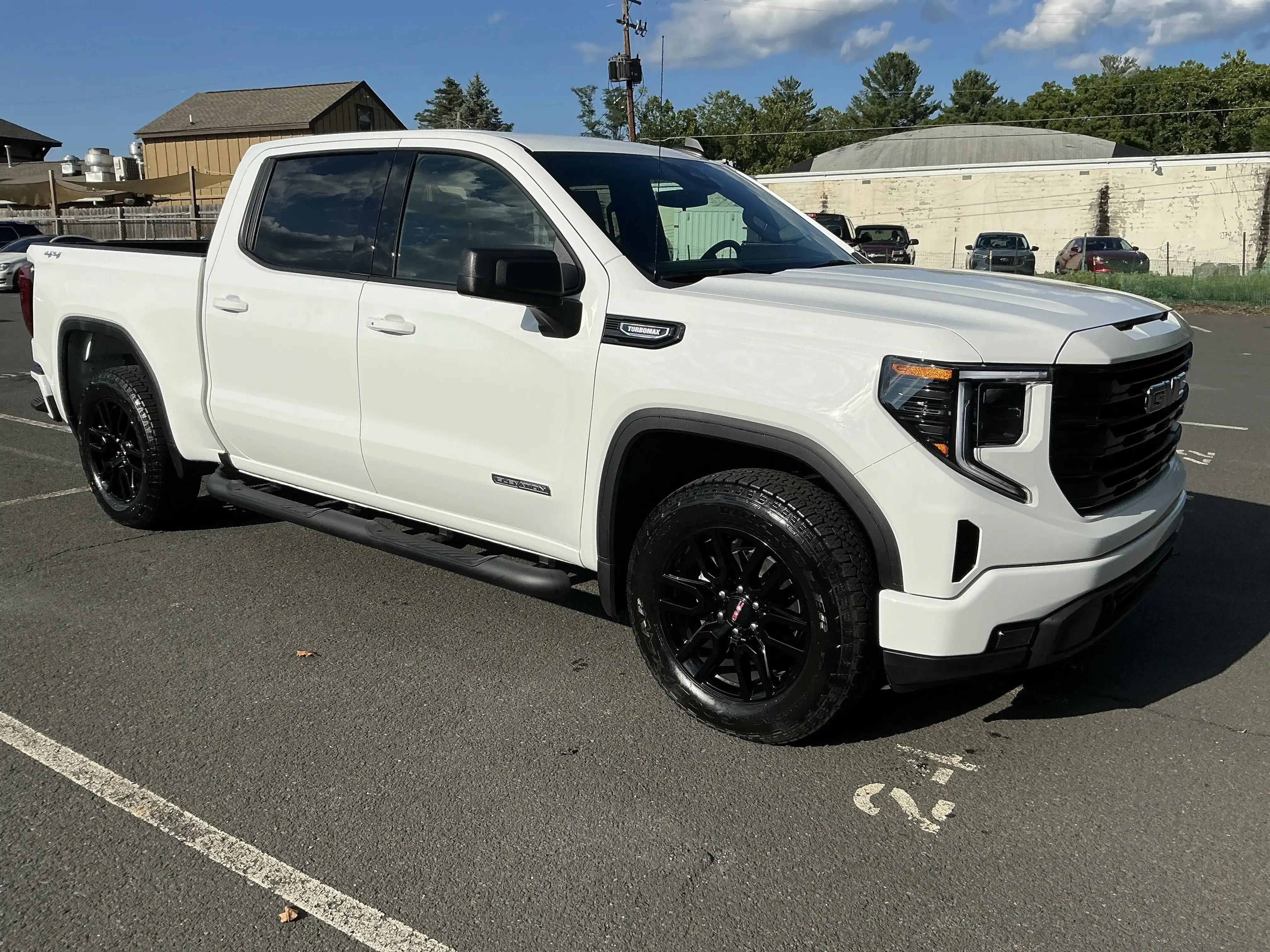 2026 GMC Sierra 4WD Crew Cab Standard Box SLT's photo