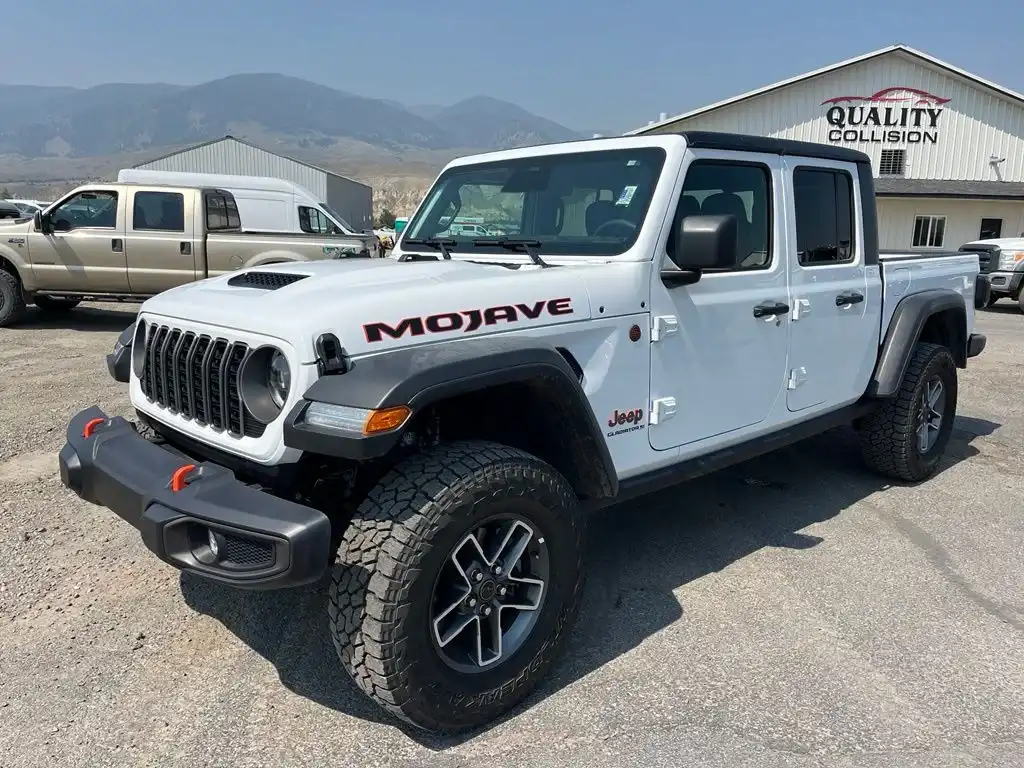 2026 Jeep Gladiator Mojave Auto's photo