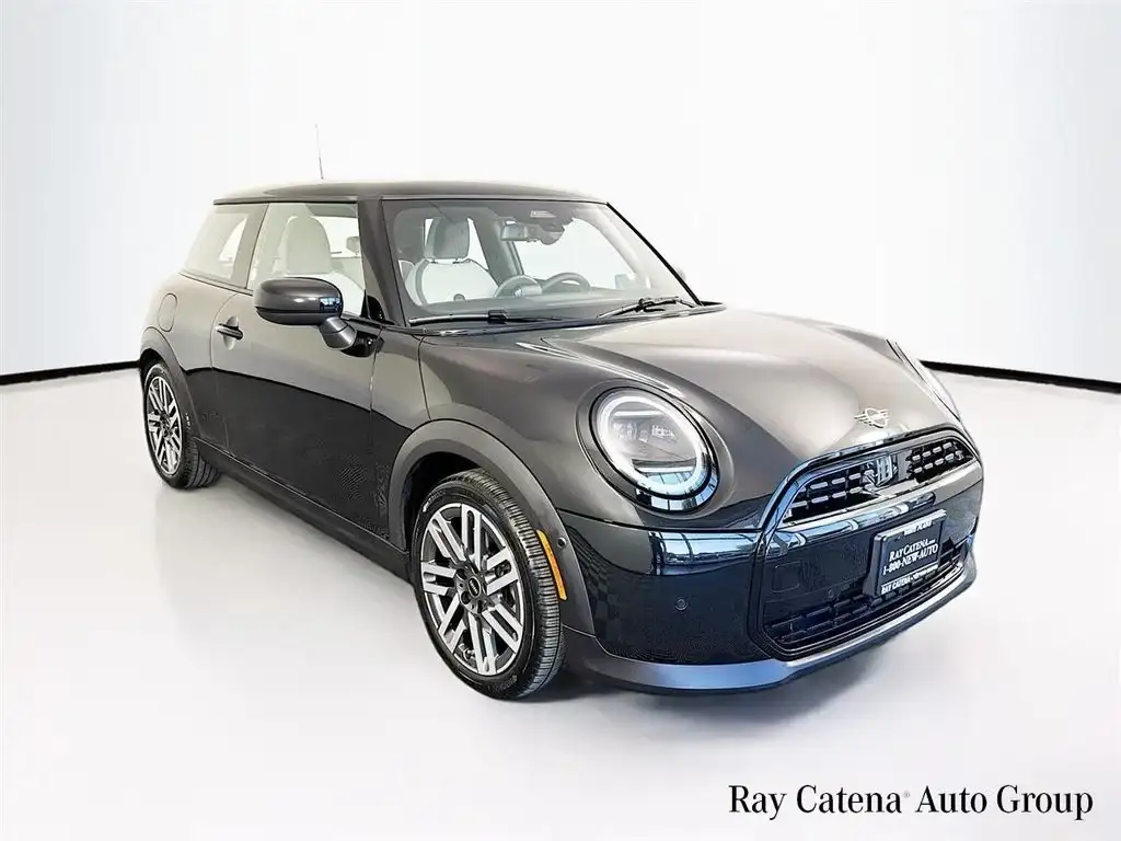 2026 MINI Hardtop's photo