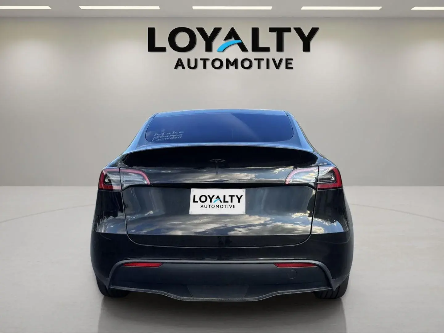 2025 Tesla Model Y Long Range Rear Wheel Drive photo 4
