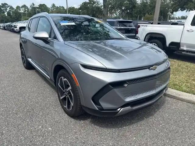 2024 Chevrolet Equinox EV 2LT FWD's photo